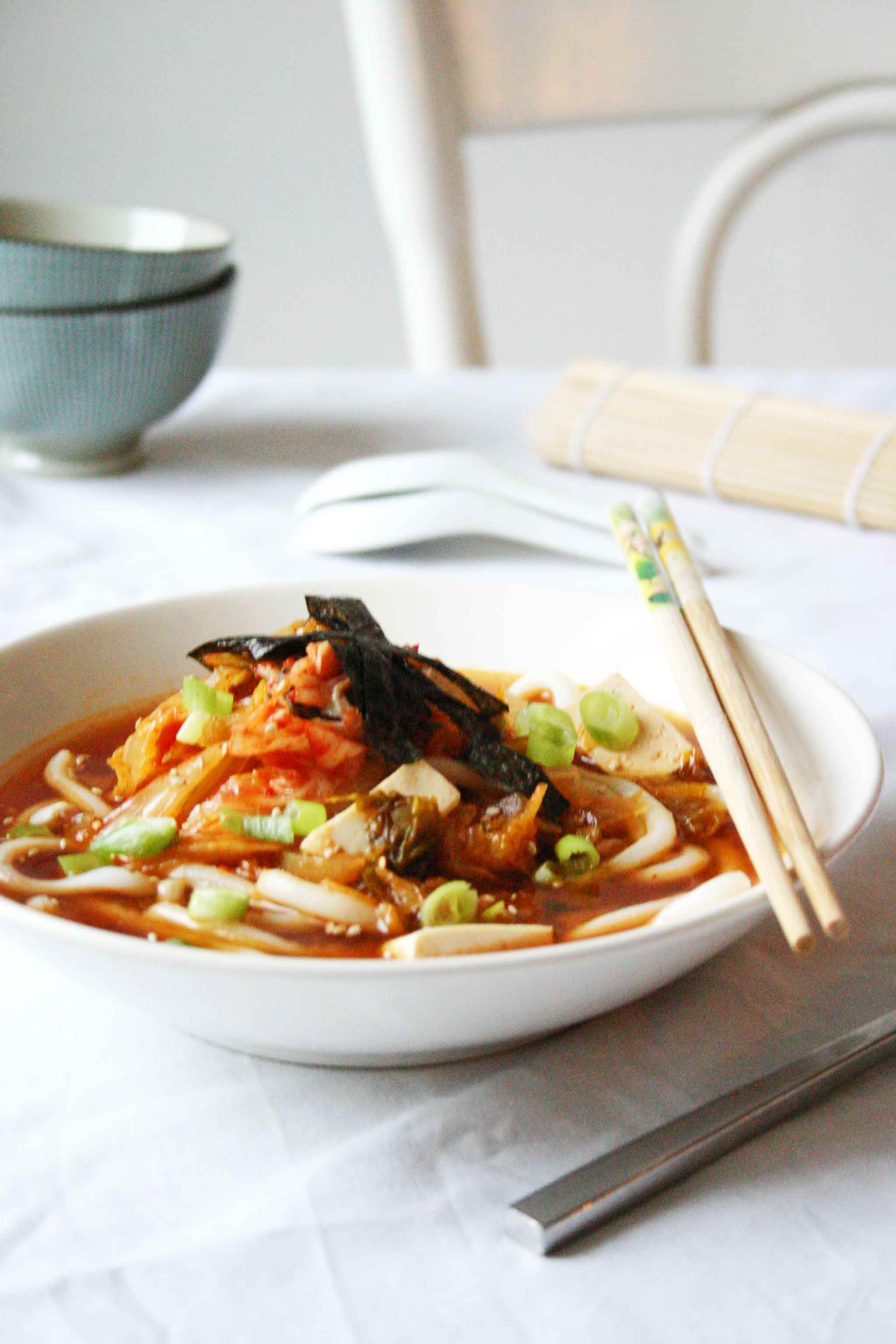 Kimchi en udon noedelsoep